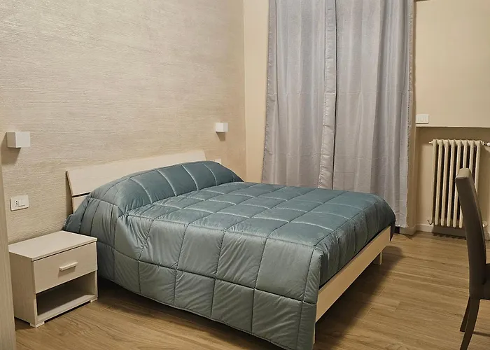 Il Centro فندق مبيت وإفطار تشيرينيولا